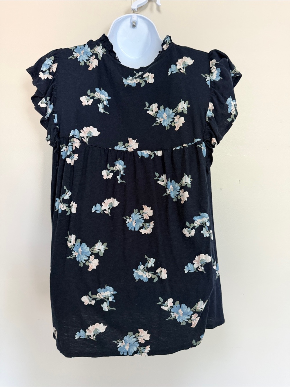 Lucky Brand Black Floral Smocked V-Neck Flutter Sleeve Top - Picture 3 of 4